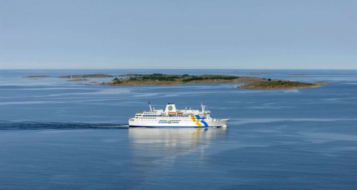 Ni tar er till Åland via Eckerölinjens bekväma färjor