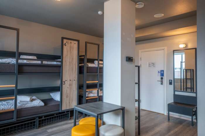 Ni bor i mysiga 4-bäddsrum på hotell A&O Copenhagen Sydhavn